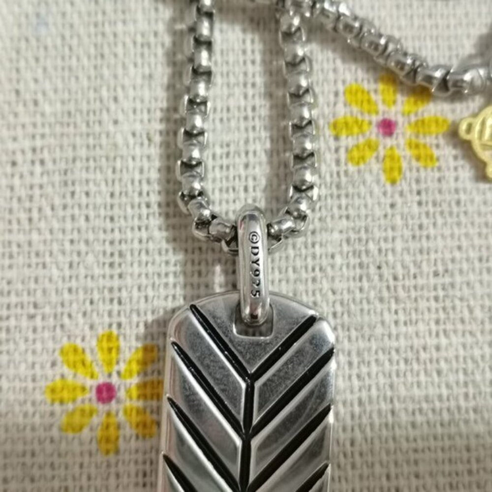 David Yurman Sterling Silver Streamline Dog Tag With Blue Sapphires - Picture 3 of 5